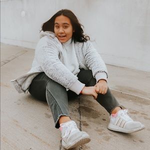 Meet your Posher, Neve